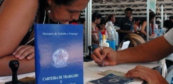 Paraná registra aumento de renda e de inserção de mulheres no mercado de trabalho