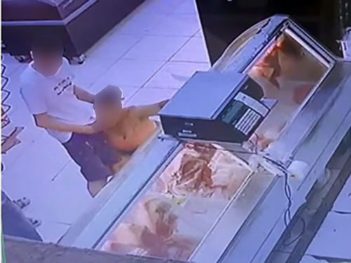 Câmera flagra sexo oral em supermercado de Jaguariaíva; veja o vídeo