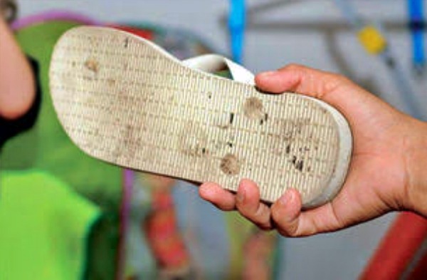 Homem é preso após bater na namorada com um chinelo