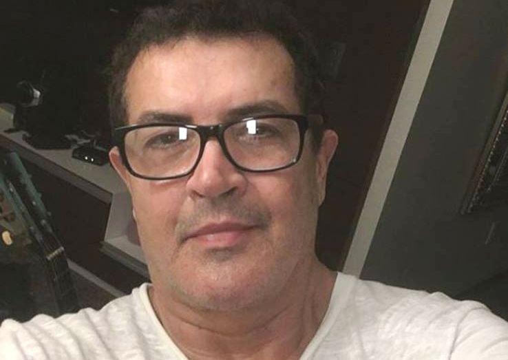 'Não posso deixar de cantar', diz Beto Barbosa após 1ª quimioterapia
