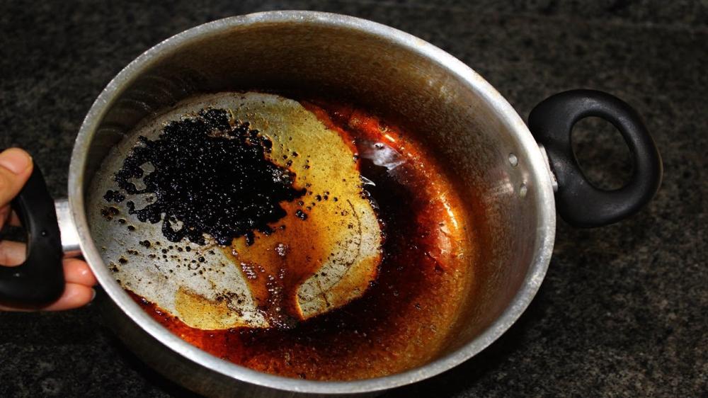 Suspeito é preso após jogar óleo quente na cabeça da própria mãe