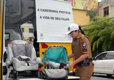 Entidades reagem sobre proposta de fim da multa para crianças fora da cadeirinha