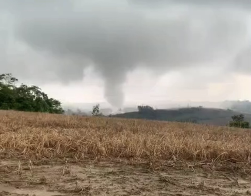 Tornado causa estragos em São José Da Boa Vista, no Norte Pioneiro do Paraná