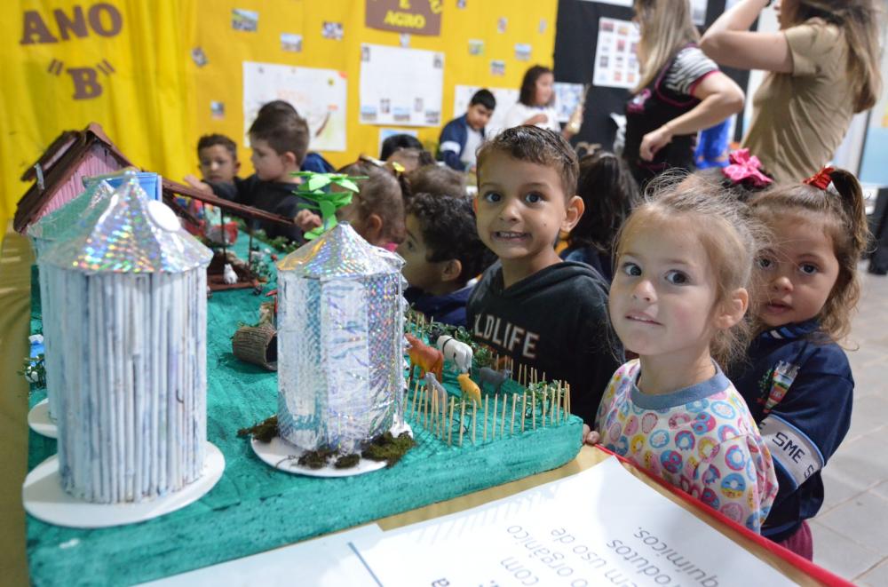 Exposição sobre Wenceslau Braz aproxima famílias da escola
