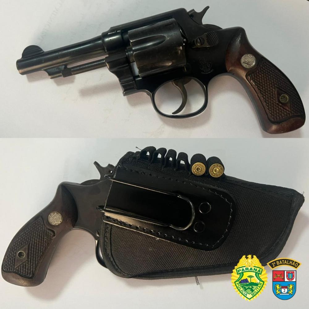 Homem tem alucinações após usar cocaína, dá uns tiros, chama a polícia e acaba preso