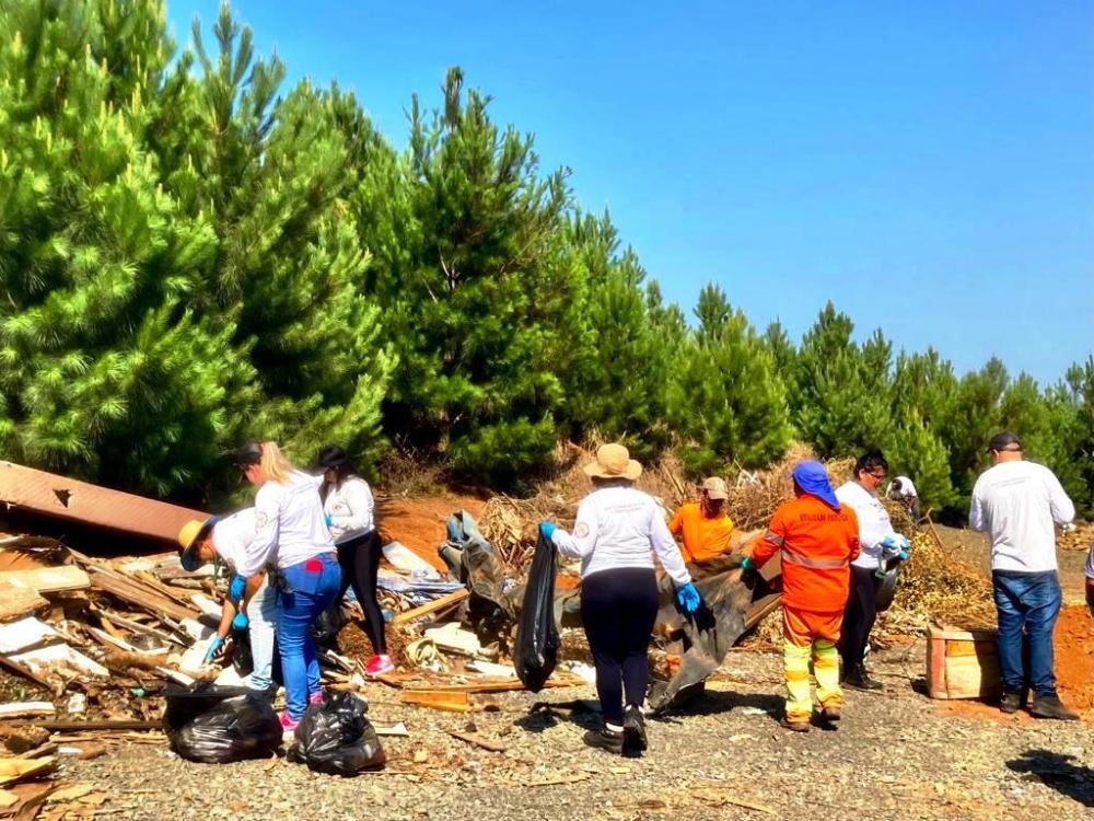 Jaguariaíva celebra o “Dia Nacional de Combate à Dengue” com limpeza na cidade