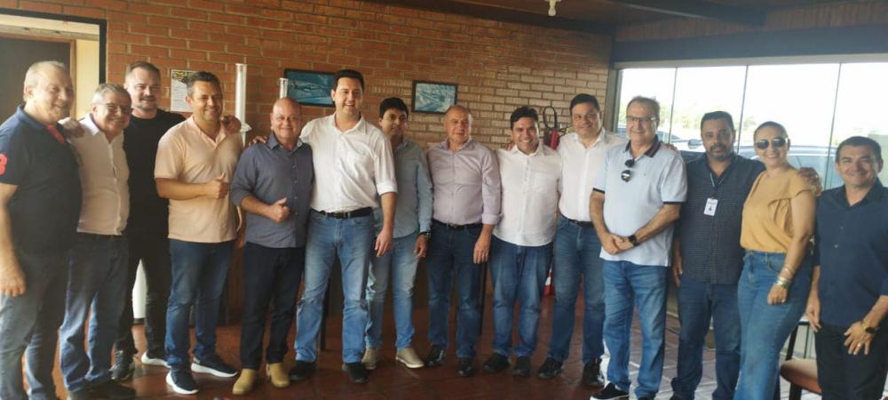 Prefeitos se reúnem com Ratinho Jr e pedem regionalização do hospital de Ibaiti