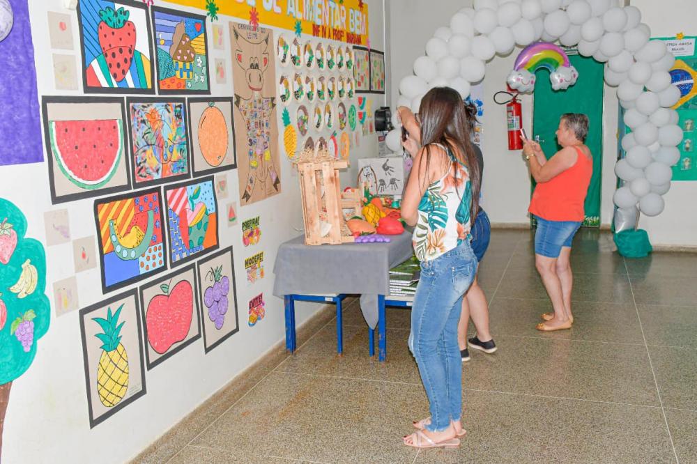 Comunidade visita mostras pedagógicas em dois Cemei’s de Jaguariaíva