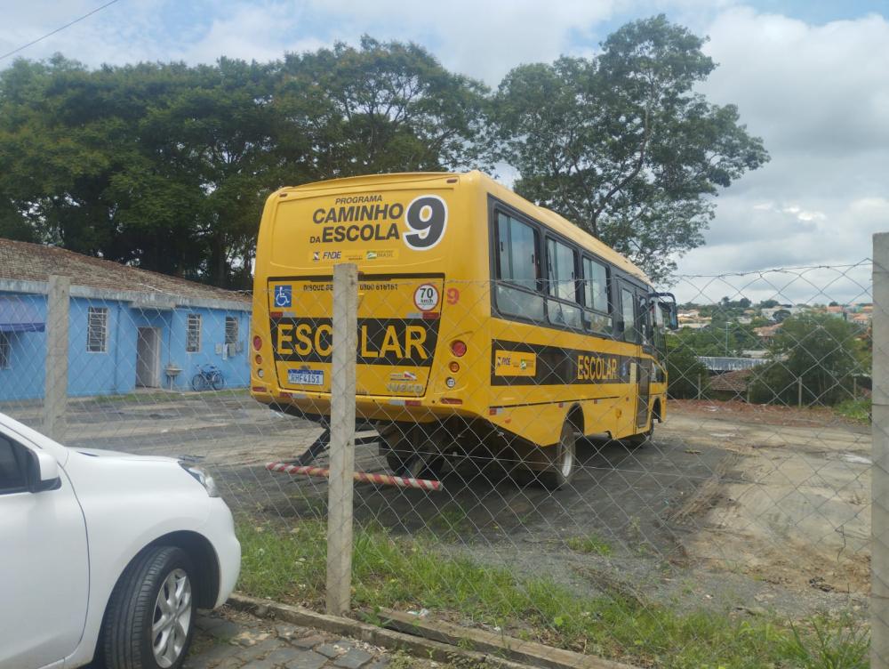 Advogado que representa família de criança esquecida em ônibus de Tomazina é impedido de falar na câmara de vereadores