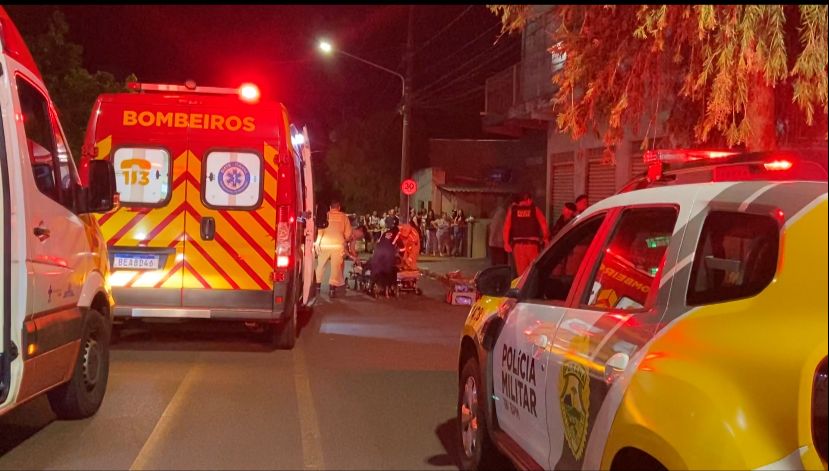 Homem tenta esfaquear policial e leva três tiros