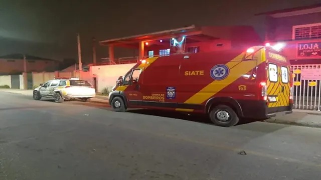 Mulher é presa após dar facada no rosto do marido