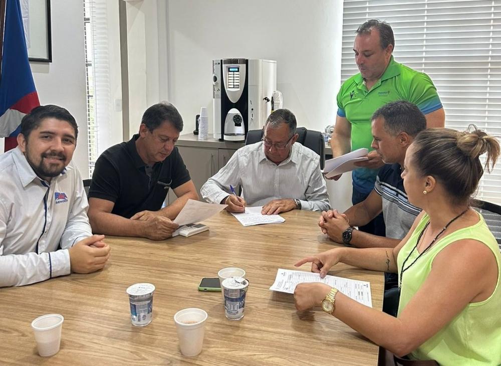 Prefeitura de Sengés assina termo para sediar fase regional dos Jogos Escolares 2024