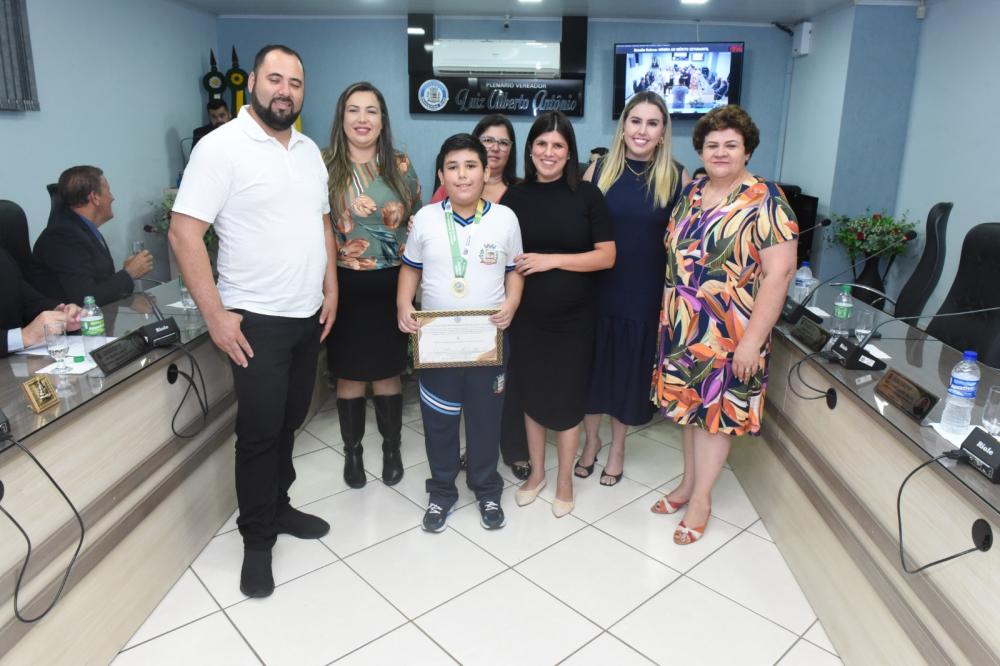 Alunos de Wenceslau Braz recebem medalha de Honra ao Mérito