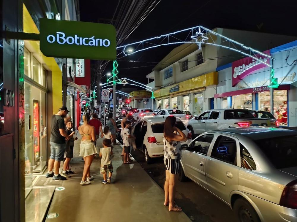 Comércio da região já atende em horário estendido às vésperas do Natal
