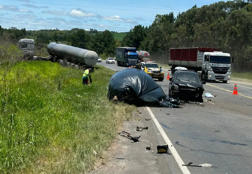 Acidente em Jaguariaíva deixa dois mortos e quatro feridos