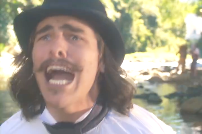 O Tempo Não Para: Bento atrapalha noivado de Samuca e o desafia para duelo