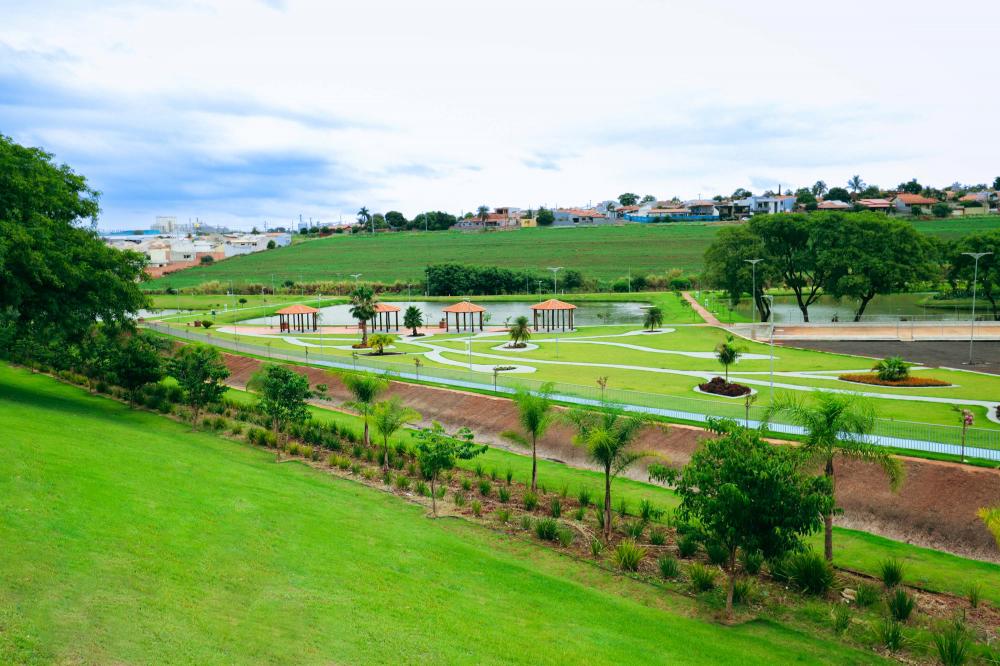 Com investimento de mais de R$ 1,2 mi, Parque Urbano é inaugurado em Andirá
