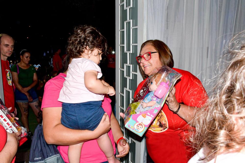 XV Natal Para Todos entrega mais de 3 mil brinquedos as crianças de Jaguariaíva