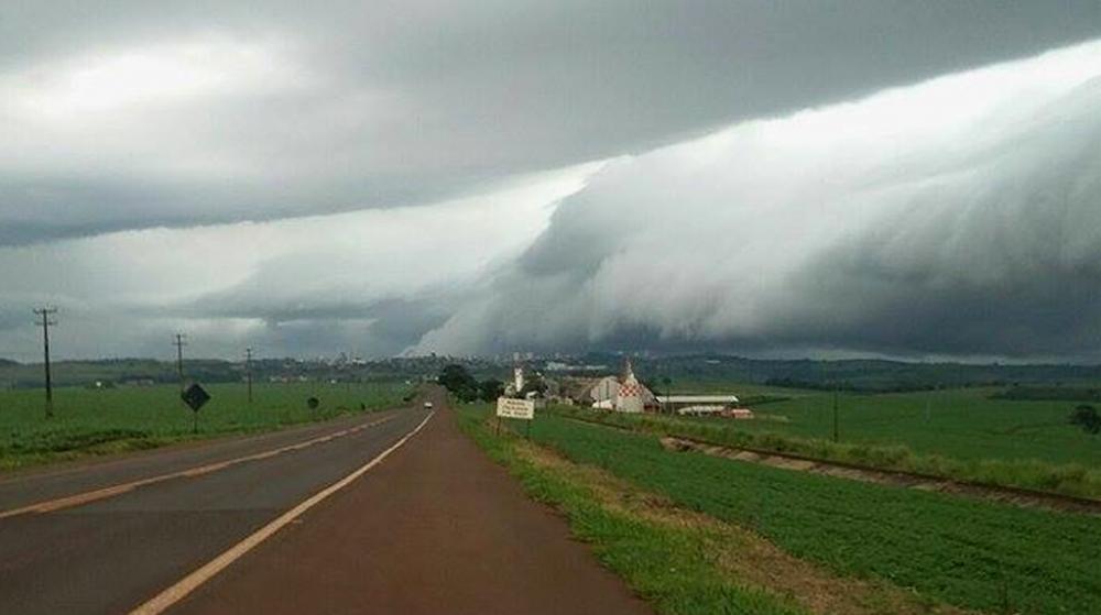 Quarta-feira tem alerta laranja de tempestades no Paraná