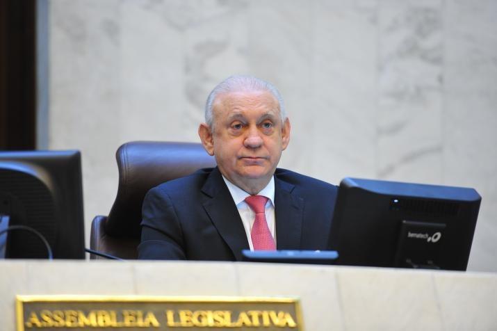 Traiano decreta reajuste de 2,76% para servidores de cinco setores