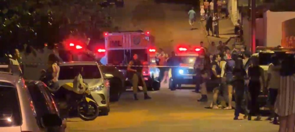 Professora morre com tiro na cabeça durante execução em bar