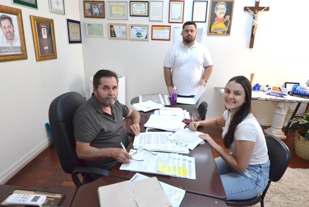 Prefeitura repassa mais de R$ 50 mil para ajudar universitários de Wenceslau Braz