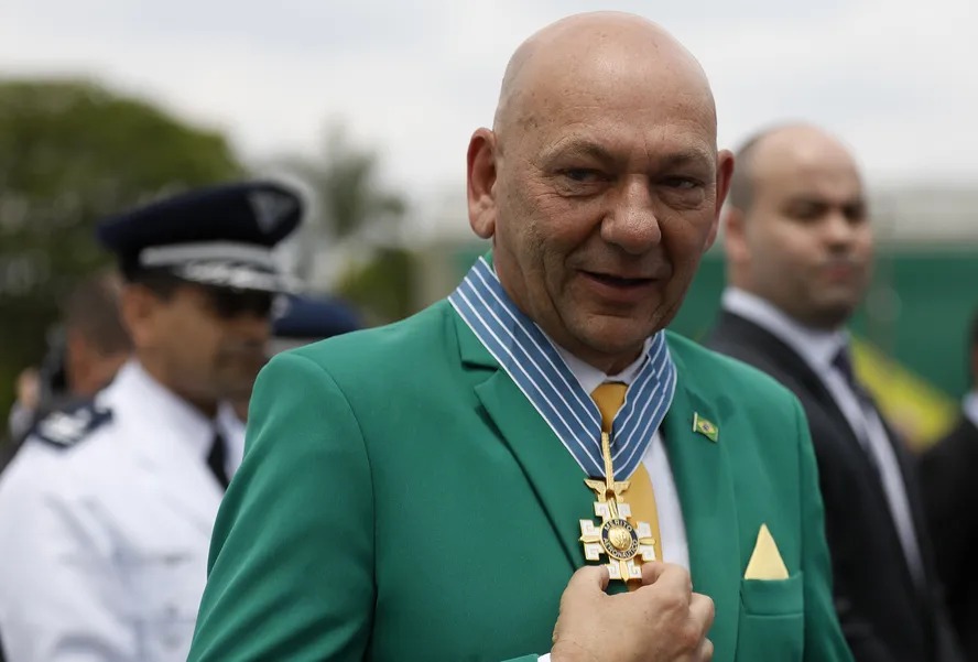 Luciano Hang é condenado a multa de R$ 85 mi por coagir empregados a votar em Bolsonaro