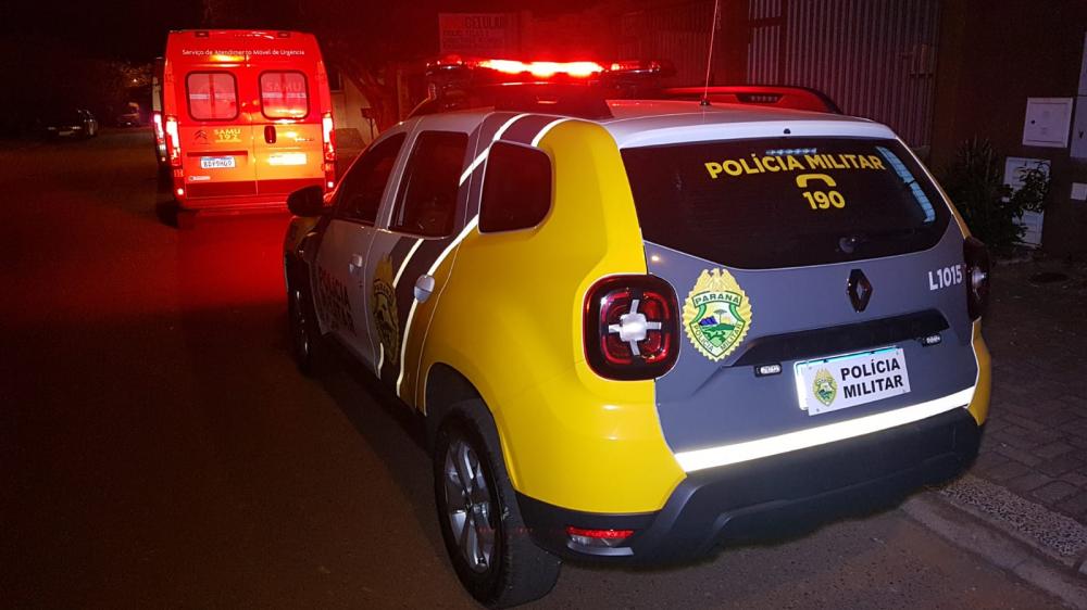 Mulher encontra o irmão morto na cama e chama a Polícia