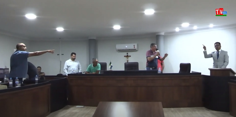 Nova denúncia contra o prefeito de Santana do Itararé causa confusão e gritaria na câmara de vereadores