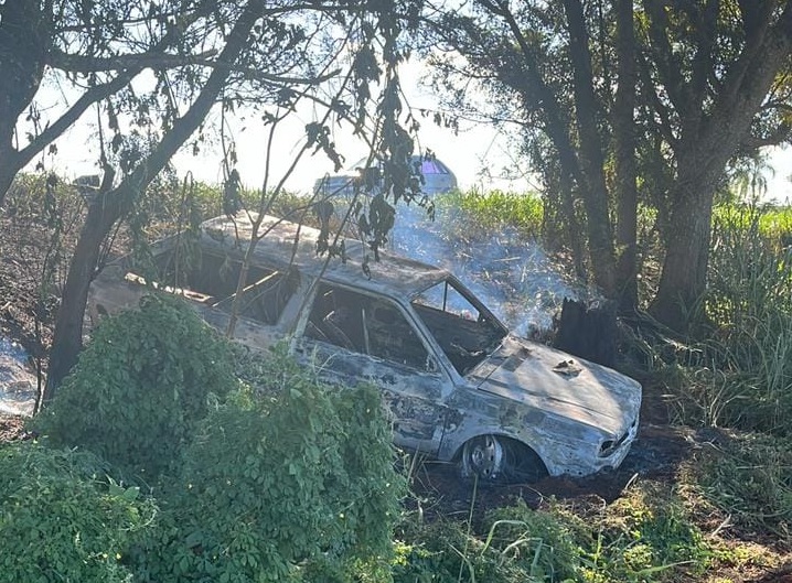 Parati com placas de Siqueira Campos é encontrada queimada em Cornélio Procópio