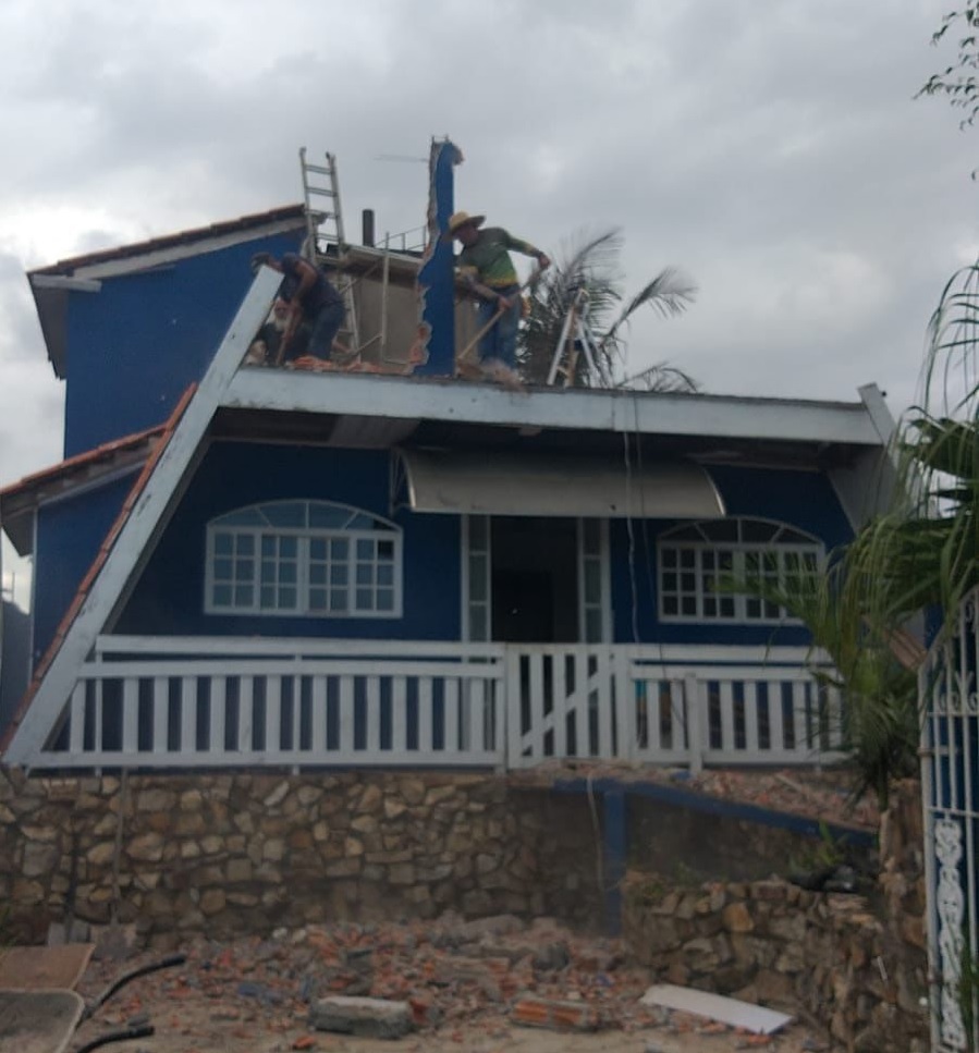 População se une para ajudar jaguariaivense a reconstruir casa destruída pelo fogo