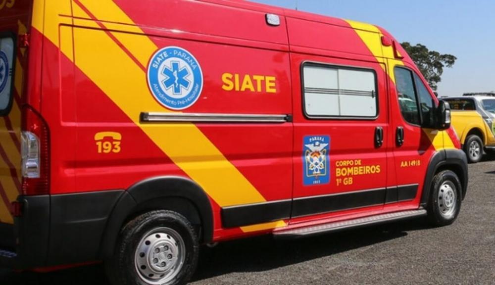 Homem bate o carro e é encontrado dormindo no volante