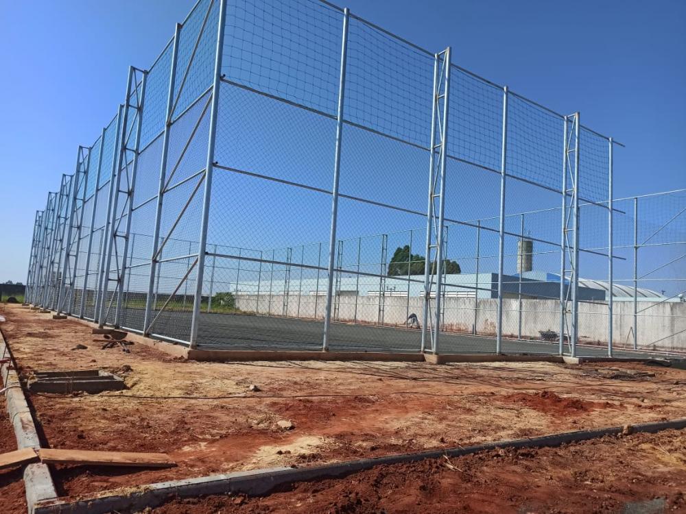 Wenceslau Braz ganha nova quadra sintética e vai criar escola de Society para crianças