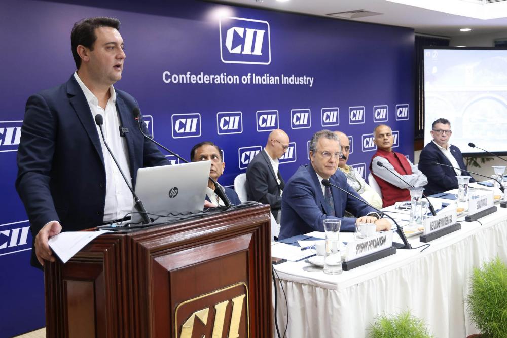 Ratinho Junior apresenta potenciais do Paraná à Confederação Industrial da Índia