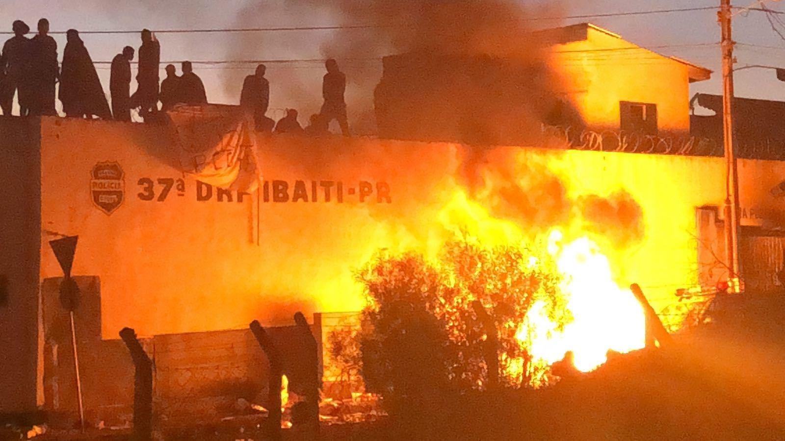 Depen transfere presos após rebelião na cadeia de Ibaiti