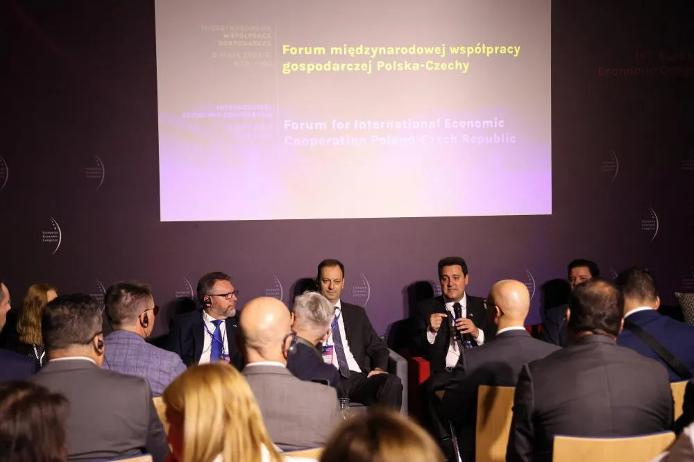 Ratinho Junior apresenta potencial do Paraná no Congresso Econômico Europeu