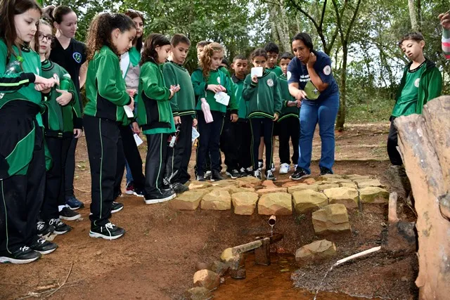 Alunos de Jaguariaíva participam de aulas de preservação ambiental