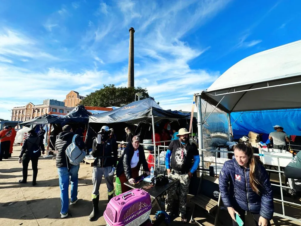 Além de água e comida, gaúchos precisam de vários itens básicos; veja o que doar