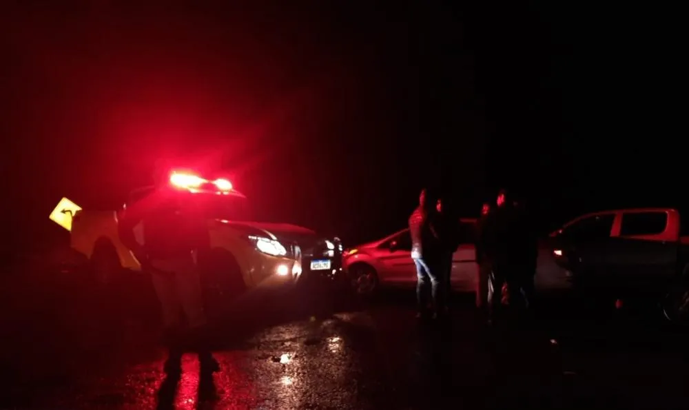 Acidente entre dois carros deixa motorista ferido em Wenceslau Braz