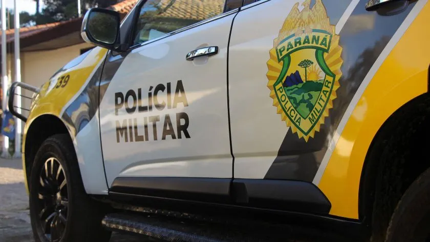 Homem é encontrado morto com marcas de faca pelo corpo