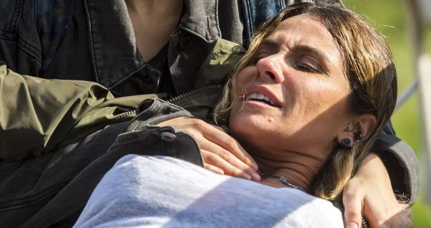 Segundo Sol: Luzia leva um tiro no lugar de Manu