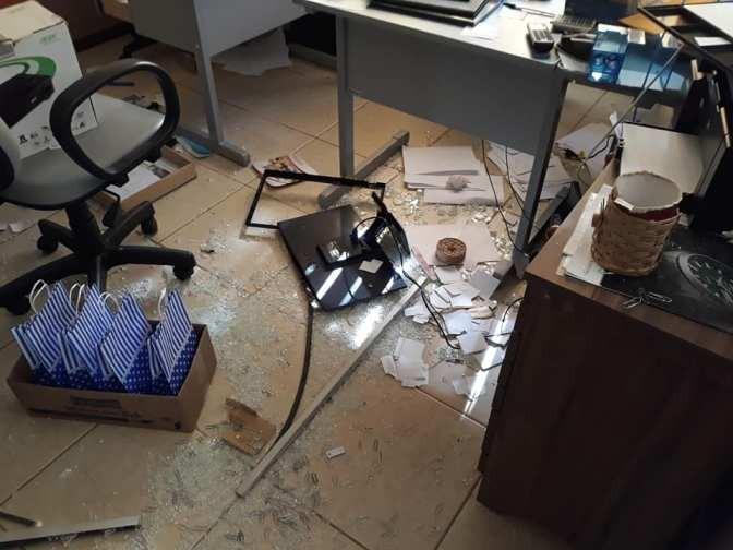 Vândalos destroem APAE e revoltam população