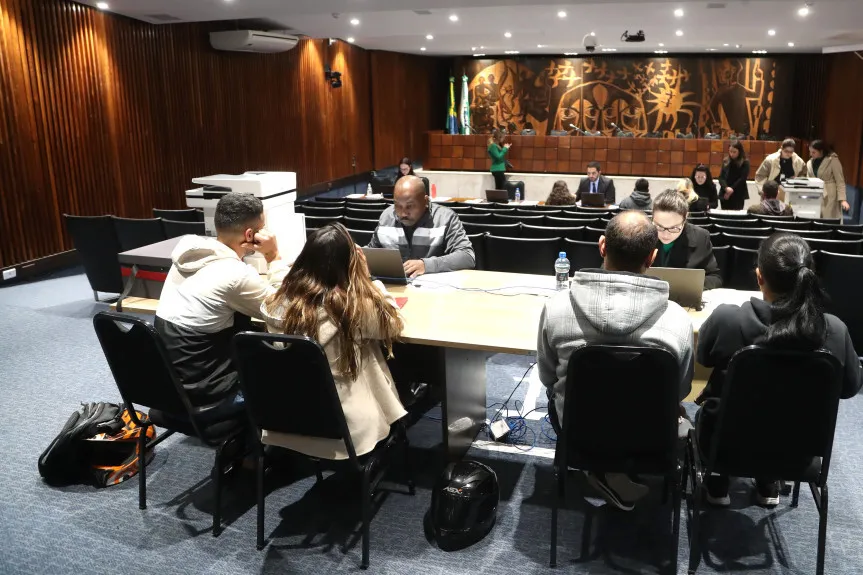 Mutirão da Defensoria Pública na Assembleia promove 100 atendimentos