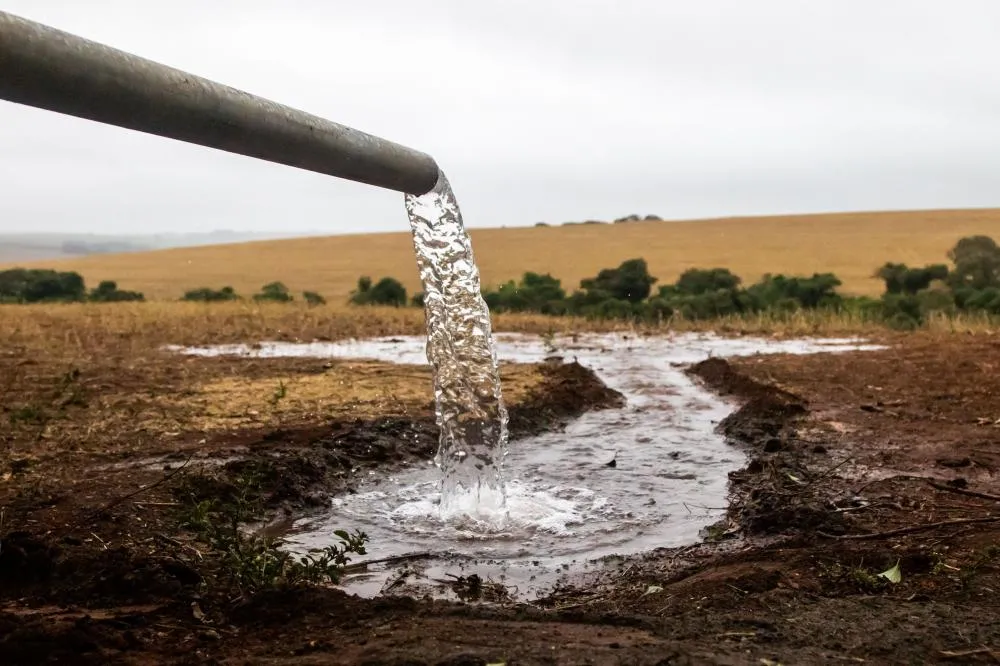 IAT leva água potável a famílias de dois municípios do Norte Pioneiro