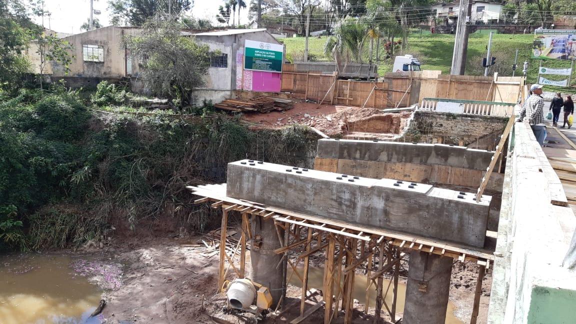 Jaguariaíva dá continuidade aos trabalhos para alargamento da ponte de acesso à Cidade Alta