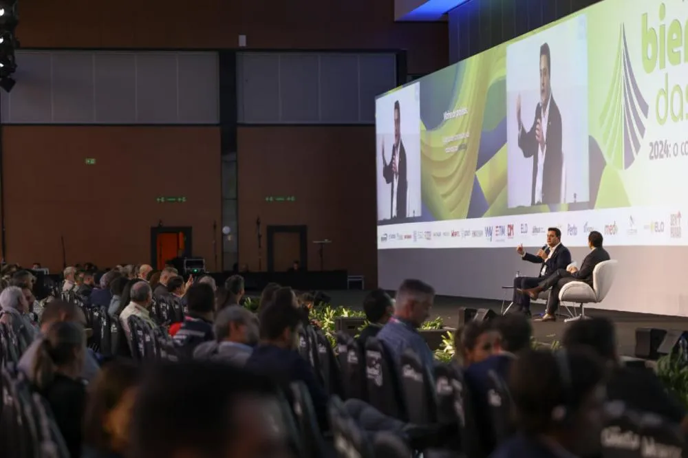 Ratinho Junior apresenta concessões do Paraná na Bienal das Rodovias 2024