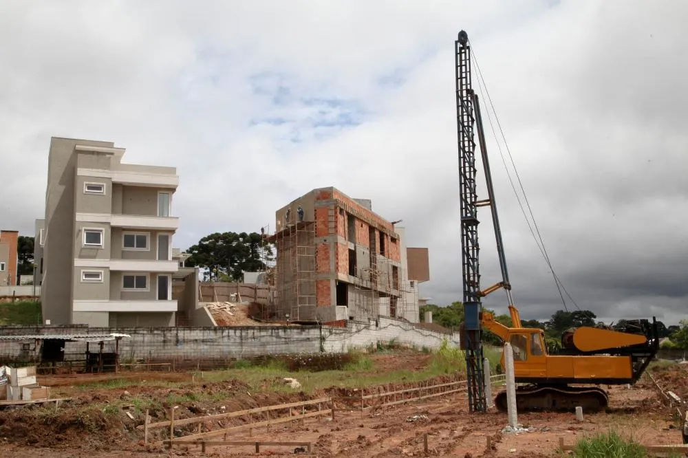 Governo lança projeto de qualificação profissional para mulheres na construção civil