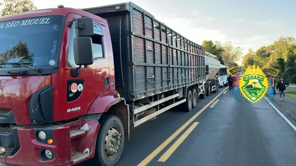 Engavetamento na PR-092 deixa quatro pessoas feridas