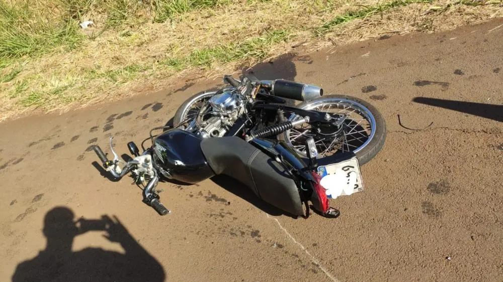 Colisão frontal entre moto e carreta mata jovem no Norte Pioneiro