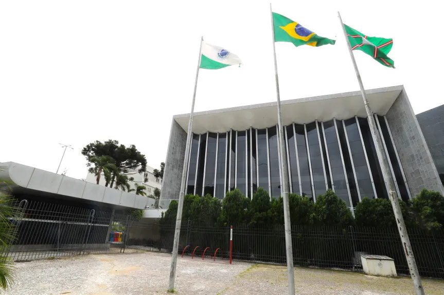 Deputados debatem projeto que prevê pagamento de débitos para evitar apreensão do veículo